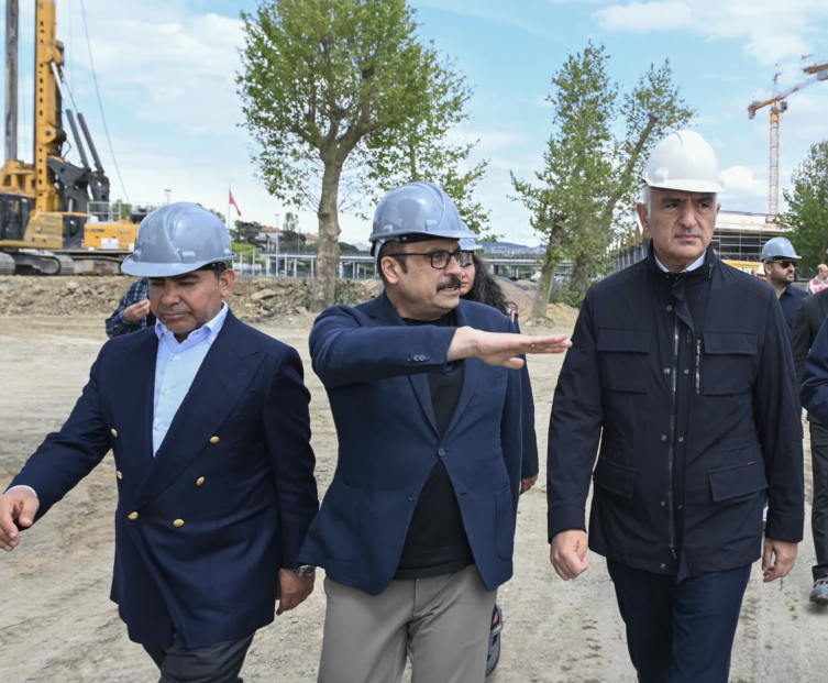 Haydarpaşa Garı yeniden tarihi silüetteki yerini almaya başladı